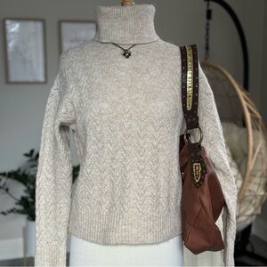 Old Navy Cream Cowl Neck Sweater Size XS